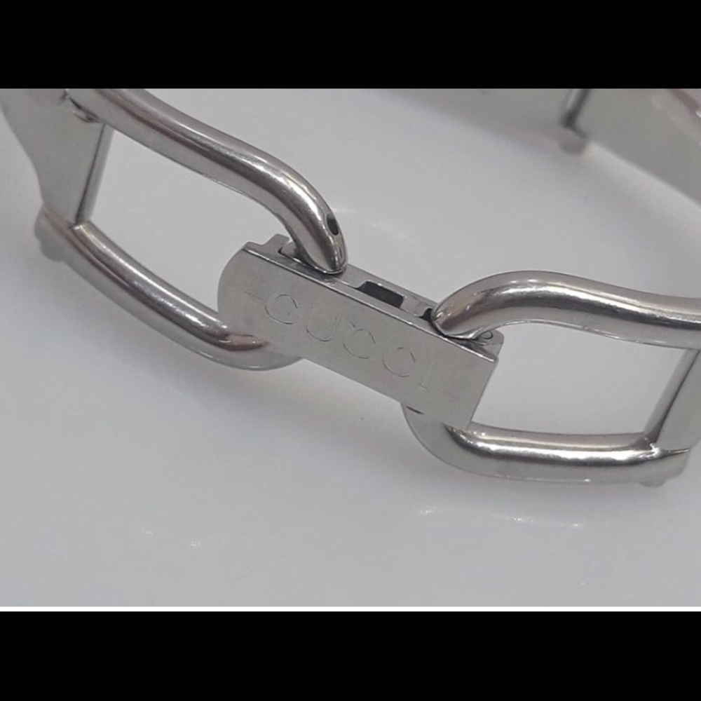 Ladies Gucci watch - Picture 2 of 4